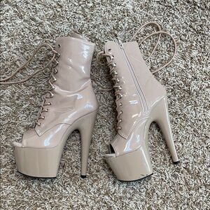 Pleaser Glossy Beige Platform Lace-Up Boots